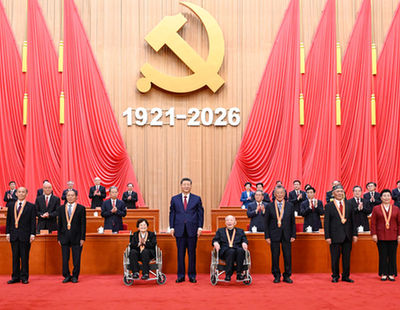 美军一直升机紧急迫降阿拉伯海 1名机组人员失踪